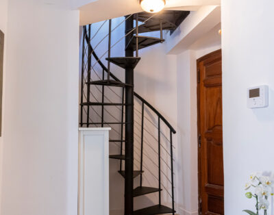 Apartment elevator, terrace, 3 bedrooms and 3 bathrooms Aix center