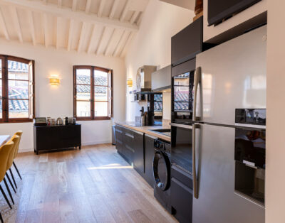 Apartment elevator, terrace, 3 bedrooms and 3 bathrooms Aix center