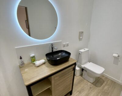 Apartment elevator, terrace, 3 bedrooms and 3 bathrooms Aix center