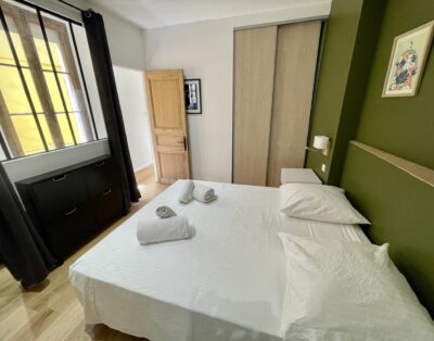 Apartment elevator, terrace, 3 bedrooms and 3 bathrooms Aix center