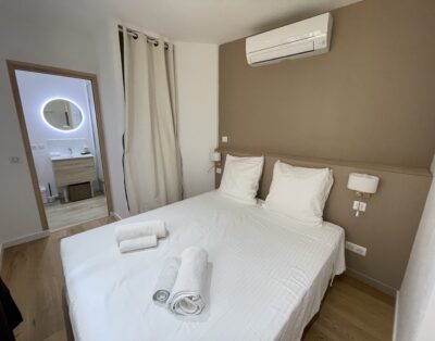 Apartment elevator, terrace, 3 bedrooms and 3 bathrooms Aix center