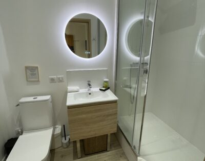 Apartment elevator, terrace, 3 bedrooms and 3 bathrooms Aix center