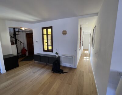 Apartment elevator, terrace, 3 bedrooms and 3 bathrooms Aix center