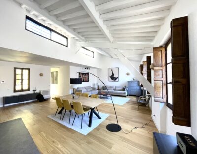 Apartment elevator, terrace, 3 bedrooms and 3 bathrooms Aix center