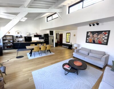Apartment elevator, terrace, 3 bedrooms and 3 bathrooms Aix center